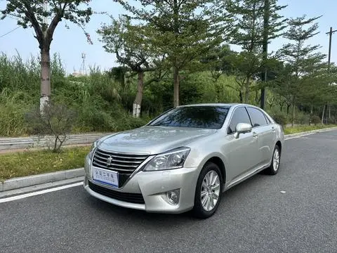 Toyota Crown 2012
