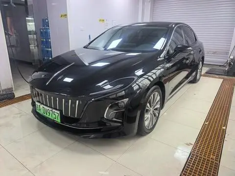 Hongqi E-QM5 2024