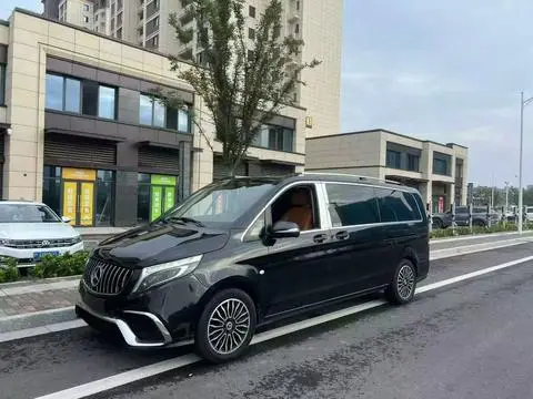 Mercedes-Benz 威霆 2018