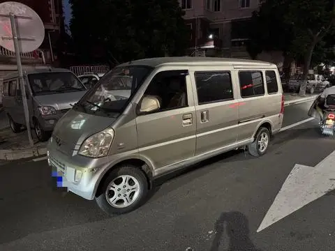 Wuling 荣光 2012