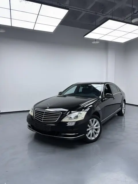 Mercedes-Benz S-Class 2010