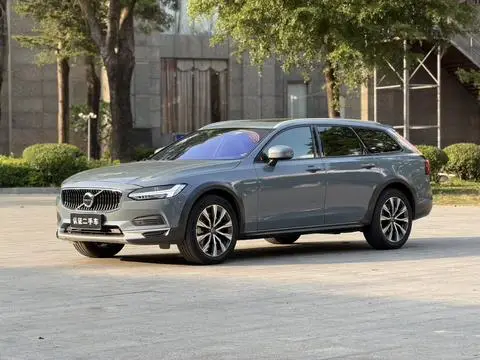 Volvo V90 2022