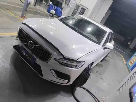 Volvo S60 2025