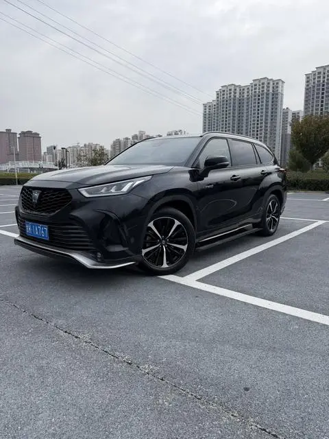 Toyota Crown Kluger 2023
