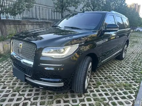 Lincoln Navigator 2022