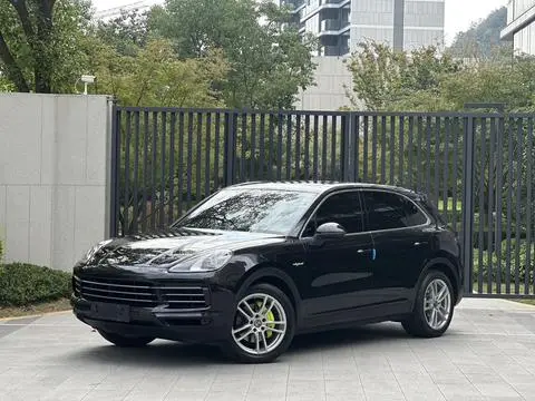 Porsche Cayenne 2021
