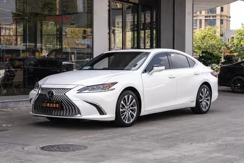 Lexus ES 2020