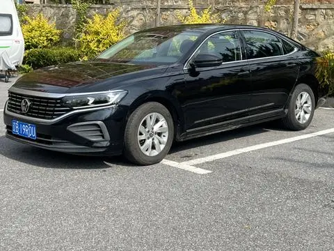 Volkswagen Passat 2023