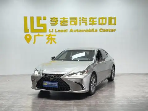 Lexus ES 2022