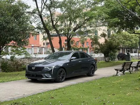 Cadillac CT4 2022