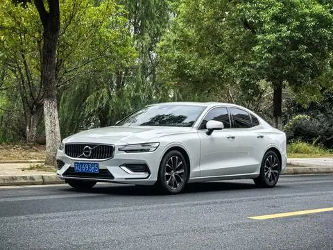 Volvo S60 2022