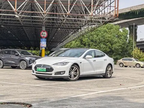 Tesla Model S 2014