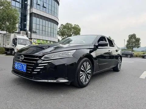 Nissan Teana 2022