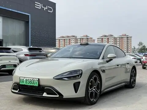Xiaomi SU7 2024