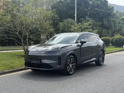 Lynk & Co 08 EM-P 2025
