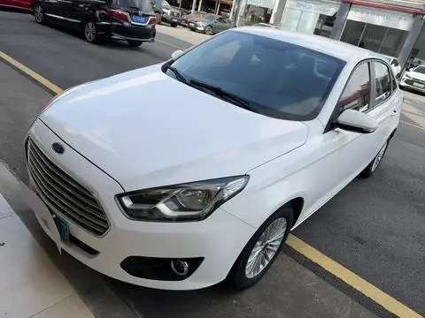 Ford Escort 2015