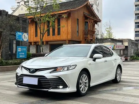 Toyota Camry 2021