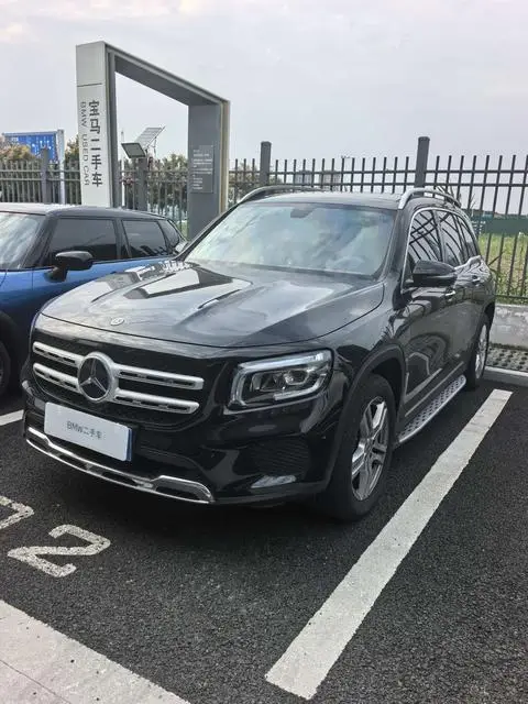 Mercedes-Benz GLB 2023