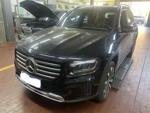 Mercedes-Benz GLB 2025
