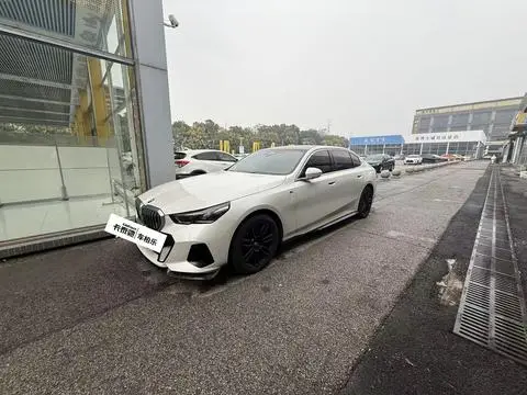 BMW 5 Series 2024