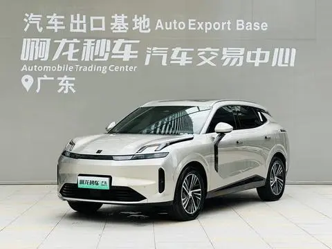 Lynk & Co 08 EM-P 2025