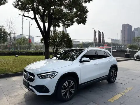 Mercedes-Benz GLA 2023