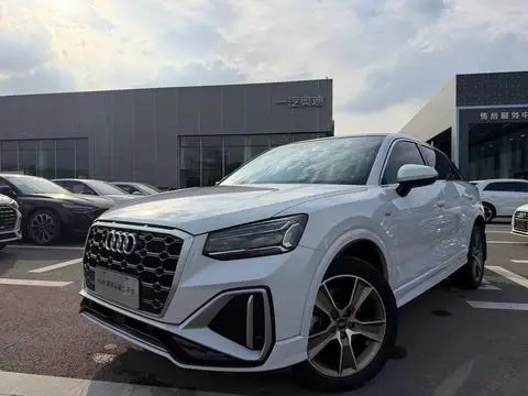 Audi Q2L 2024