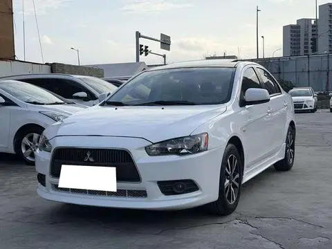 Mitsubishi Lancer EX 2013