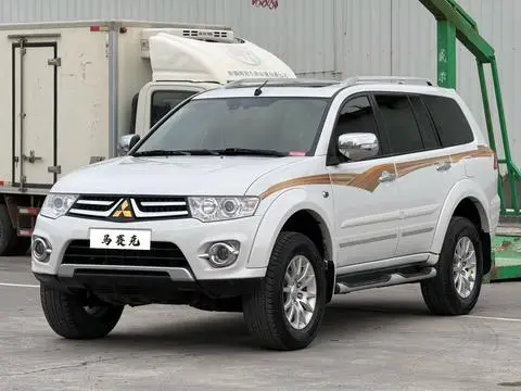 Mitsubishi Pajero Sport 2013
