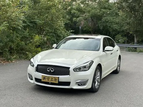 Infiniti Q70 2017