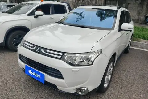 Mitsubishi Outlander 2013