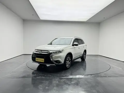 Mitsubishi Outlander 2016
