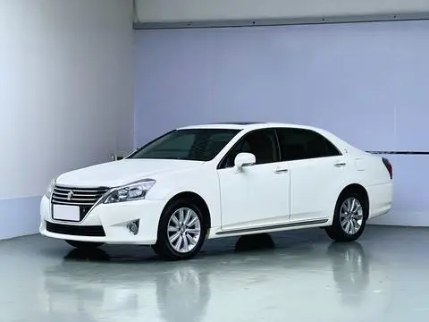 Toyota Crown 2012