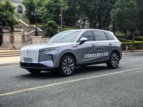 Hongqi HS6 2026