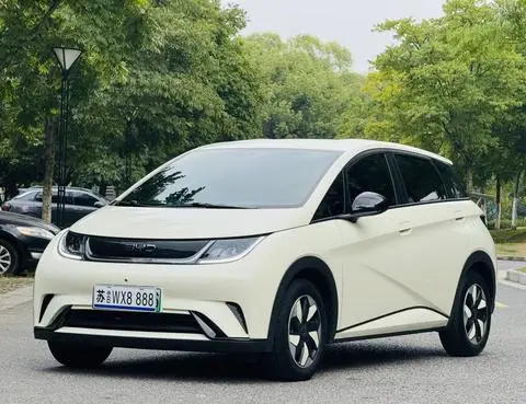 BYD Dolphin 2025