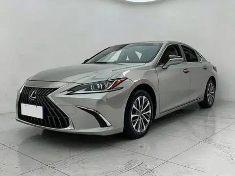 Lexus ES 2022