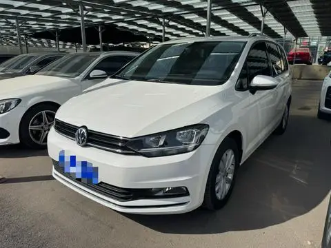 Volkswagen Touran L 2016