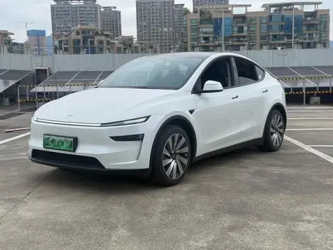 Tesla Model Y 2025