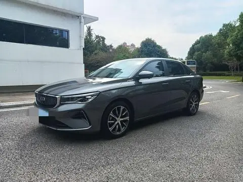 Geely Emgrand 2022