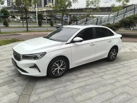 Geely Emgrand 2022
