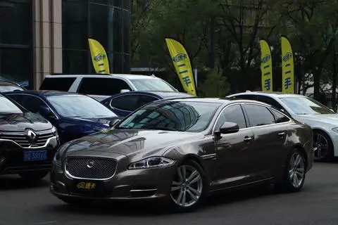 Jaguar XJ 2015