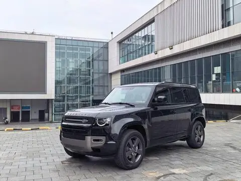 Land Rover Defender 2025