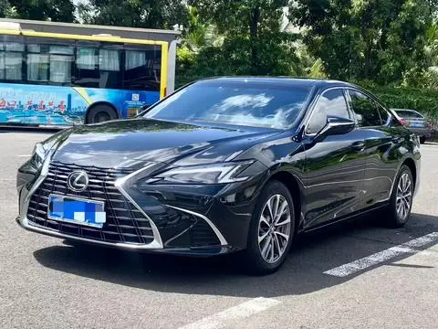 Lexus ES 2026