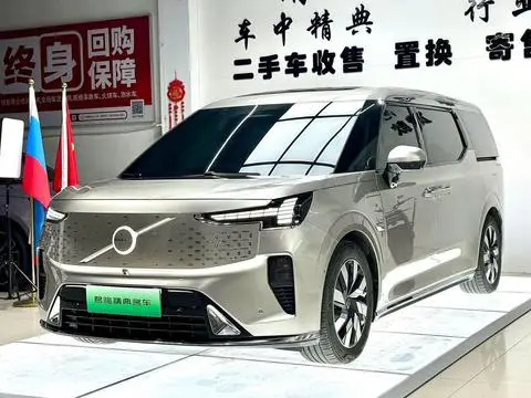 Volvo EM90 2025