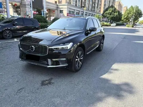 Volvo XC60 2025