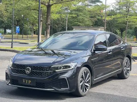 Volkswagen Passat 2022