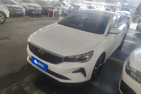 Geely Emgrand 2022