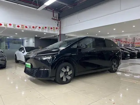 XPeng X9 2024