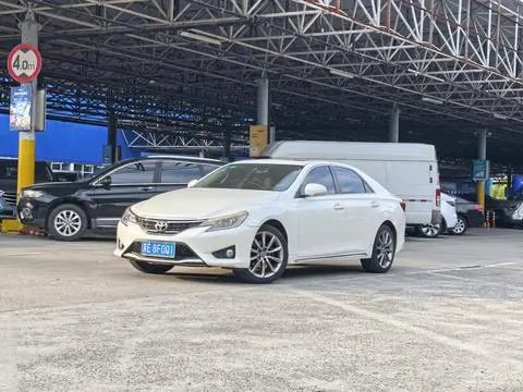 Toyota Reiz 2013
