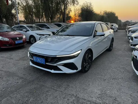 Hyundai Elantra 2023